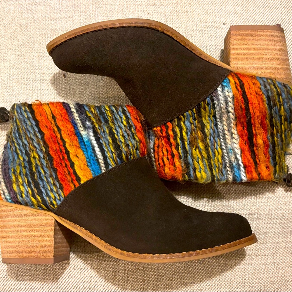 TOMS KNIT TOP FALL COLORS ANKLE BOOTS